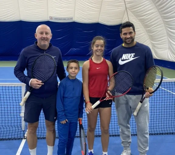 Združujemo znanje, izkušnje in veščine temlječe na znanstvenem pristopu in podatkih.